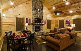 Shine On Harvest Moon W Bbq Vacation Rental Broken Bow United States Of America